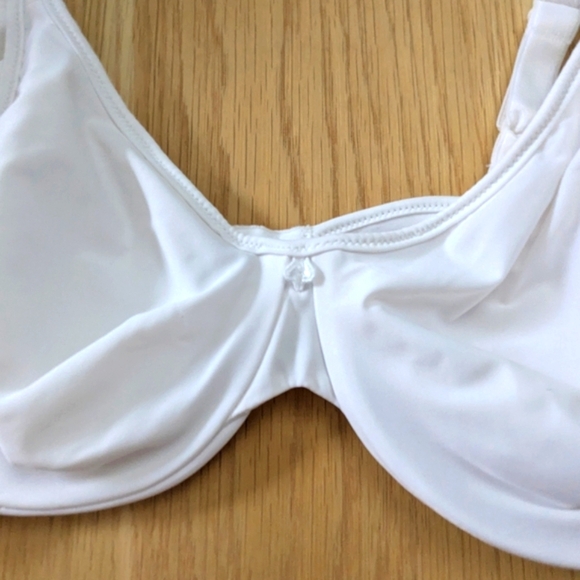 Bali (36D) Classic White Underwire Bra - Picture 5 of 9